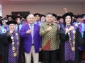 Dispar Makassar Dampingi Wali Kota Beri Orasi Ilmiah Terkait Ekonomi Kreatif pada Wisuda Polmedia 