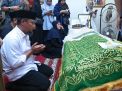 Melayat ke Rumah Duka Prof Paturungi Parawansa, Gubernur Sulsel Sampaikan Duka Cita Mendalam