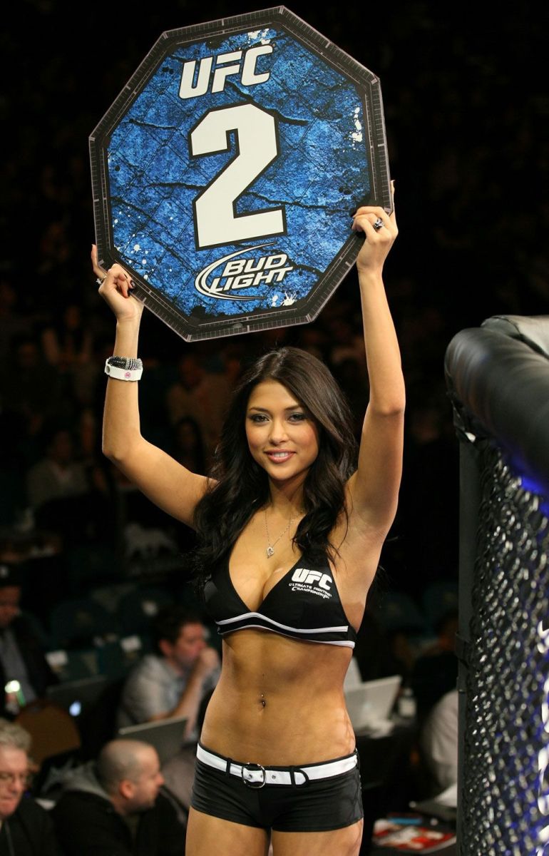 Arianny Celeste, Gadis Papan Ronde UFC yang Penghasilannya Rp14 Miliar
