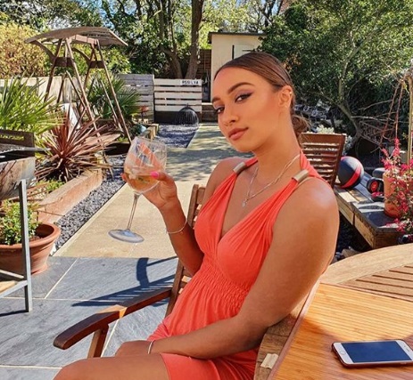 Wow! Ternyata Perempuan Inggris Tak Pakai Celana Dalam saat Beraktivitas