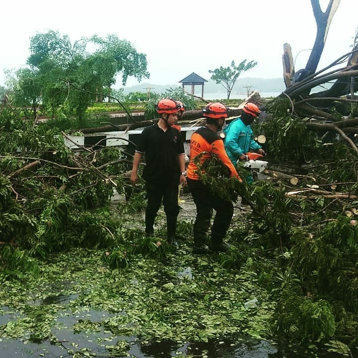 Cuaca Ekstrem Landa Parepare, Taufan Pawe Minta untuk Selalu Waspada