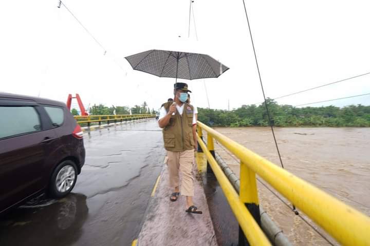 Cuaca Ekstrem Melanda, Plt Gubernur Turun Langsung Memantau Kondisi di Lapangan