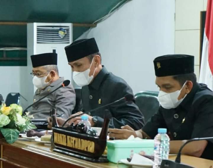 Gubernur Serahkan LKPj ke DPRD Sulbar, Usman Suhuriah: Ini Demi Berlangsungnya Fungsi Pengawasan Dewan
