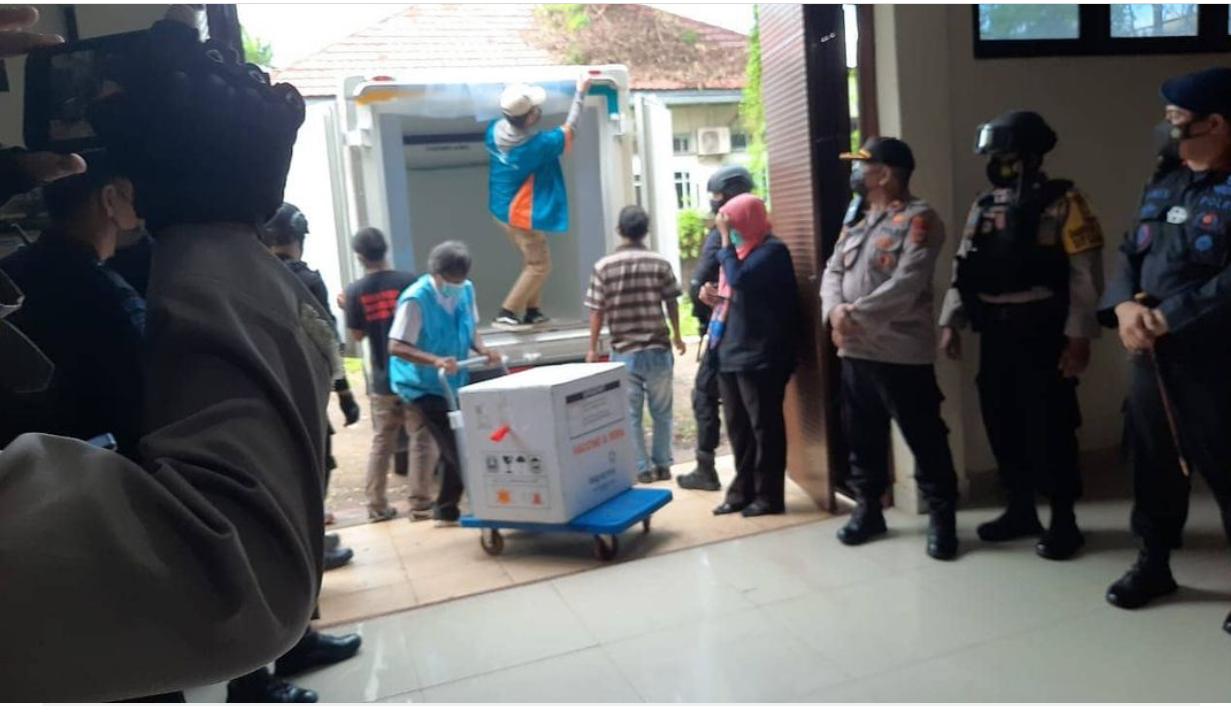 Vaksin Lanjutan, 18 Ribu Vial Vaksin Covid-19 Tiba di Sulsel