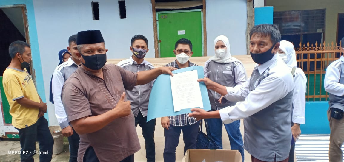 YAD Salurkan Bantuan ke Warga yang Tertimpa Pohon Tumbang