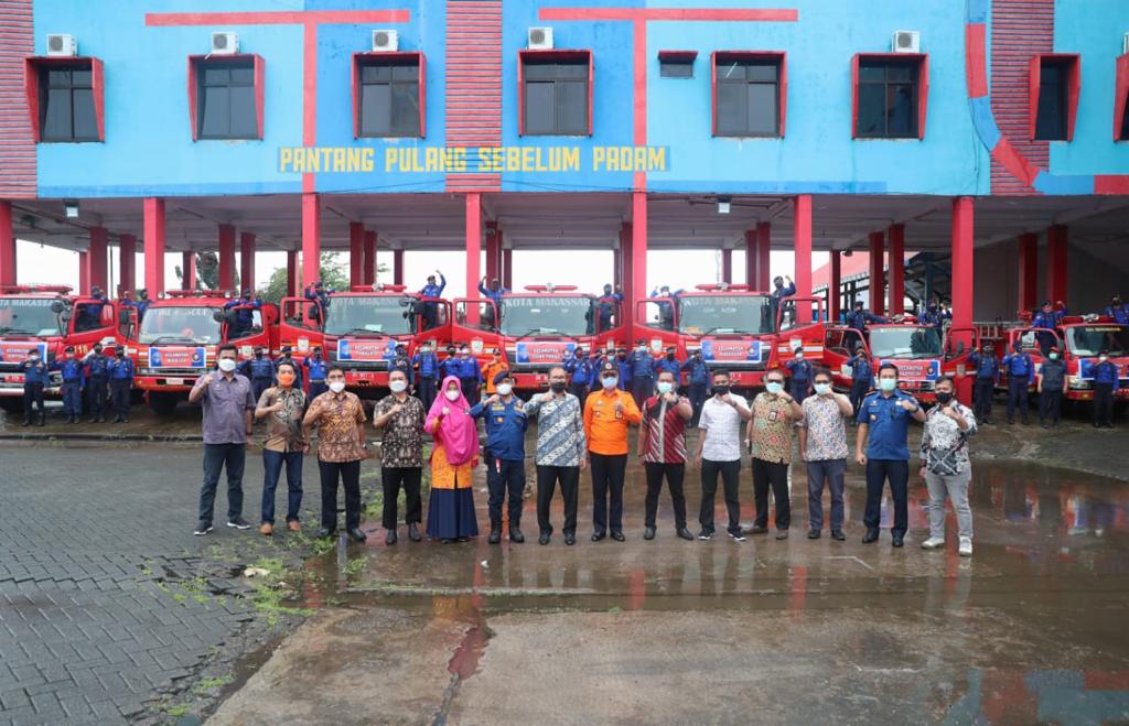 Menjelang Ramadhan,  Pemkot Turunkan Damkar dan BPBD Untuk Penyemrotan Disinfektan Masjid