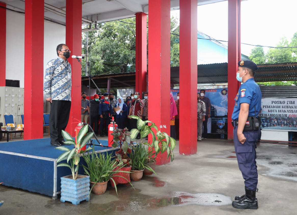 Danny Turunkan Damkar dan BPBD Sterilkan Masjid di Makassar