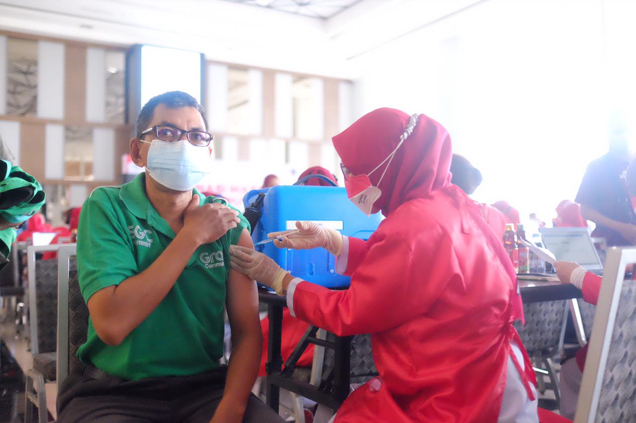 Grab Kerjasama Dinkes dan PMKIT Vaksinasi Pekerja Sektor Publik di Makassar