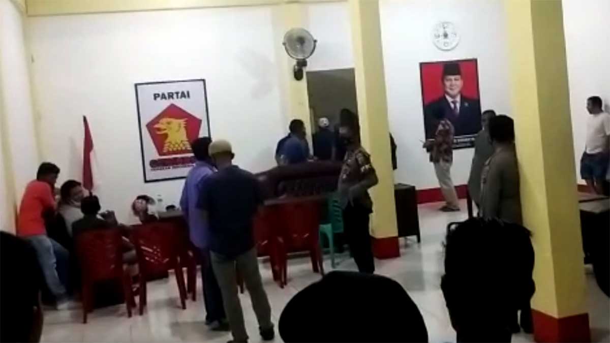 Oknum Ketua DPRD di Pasaman Barat Digrebek Satpol PP saat Berduaan dengan Perempuan di Kantor Partai Gerindra