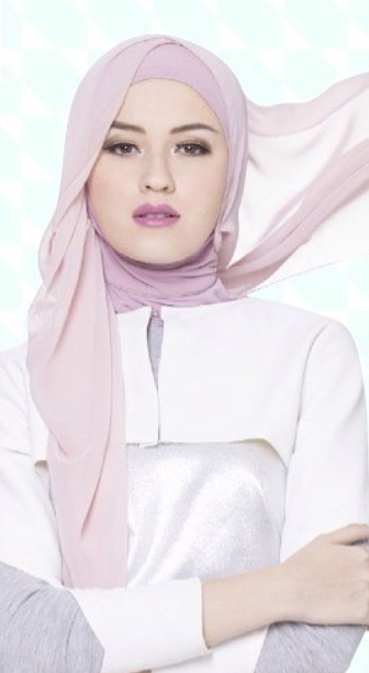 Sering Dikira Non Muslim, Tujuh Artis Blasteran Ini Ternyata Muslimah yang Rajin Berpuasa