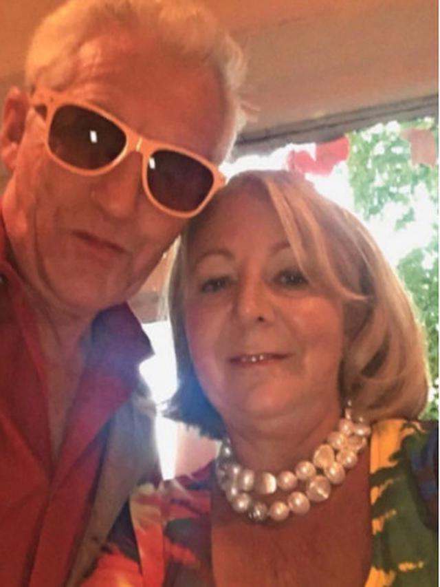 Setelah 13 Tahun Bertunangan, Wanita Ini Putuskan Menikah di Usia 61 Tahun