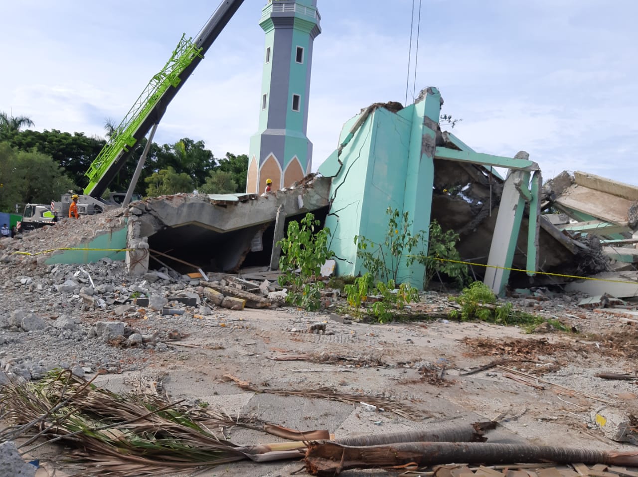 Bangunan Masjid Agung Mamuju Rubuh, Empat Pekerja Tertimbun