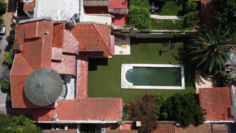 Memorabilia Diego Maradona Dilelang, Mulai dari Cerutu Unik Hingga Mobil dan Villa Mewah 