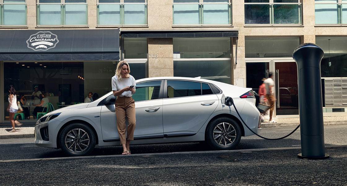 Pedal Gas Bermasalah, Ribuan Mobil Listrik Hyundai Ioniq Ditarik Kembali