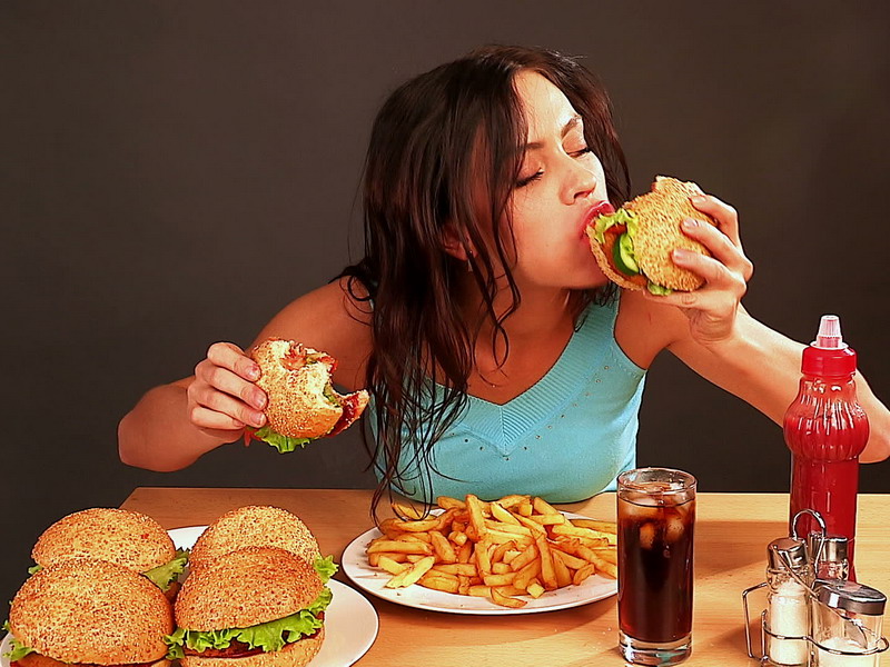 Berpengaruh Buruk Terhadap Pencernaan Saat di Udara, 5 Makanan Ini Sebaiknya Dihindari Sebelum Naik Pesawat