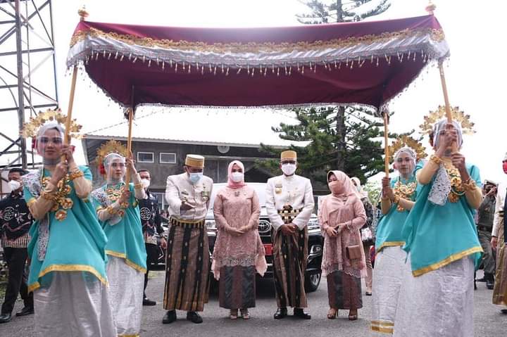Hadiri Peringatan Hari Jadi Bulukumba, Gubernur Nyatakan Siap Tingkatkan Bantuan Keuangan Daerah