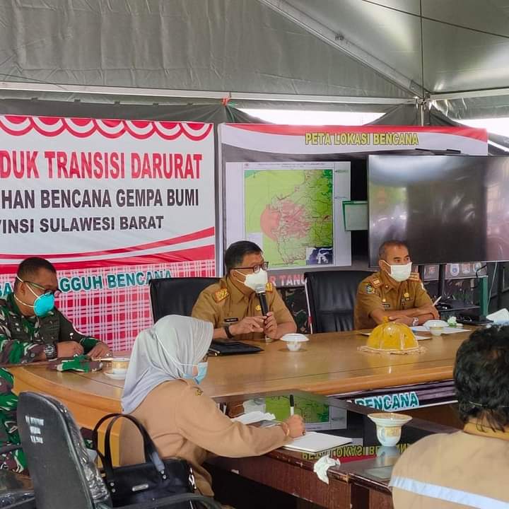 Foto: Sekprov Sulbar Memimpin Rapat Satgas Transisi Darurat Pemulihan Bencana