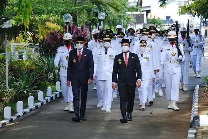 Gubernur-Wagub Ucapkan Selamat Bertugas dan bisa Mengemban Amanah Rakyat dengan Baik kepada 11 Kepala Daerah di Sulsel