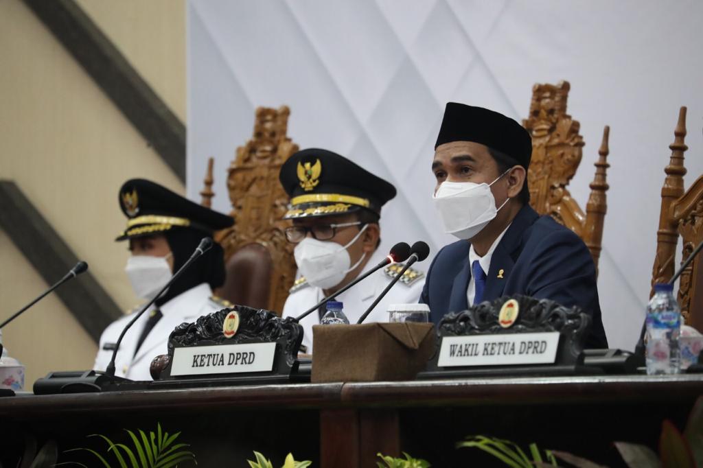 Rapat Paripurna Pertama, Ketua DPRD Makassar Ucapkan Selamat Bekerja kepada Danny-Fatma