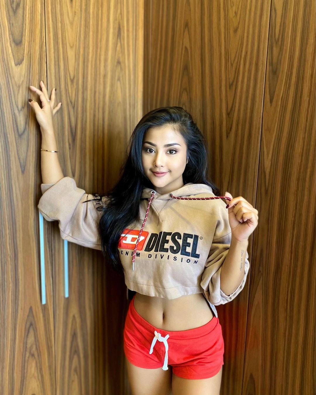 Tania Ayu, si Inem Lumayan Seksi yang Mengaku Bucin