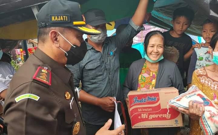 Kajati Sulbar Berikan Perhatian Serius Bayi yang Ditemukan di Tenda Darurat Pengungsian Di Mamuju