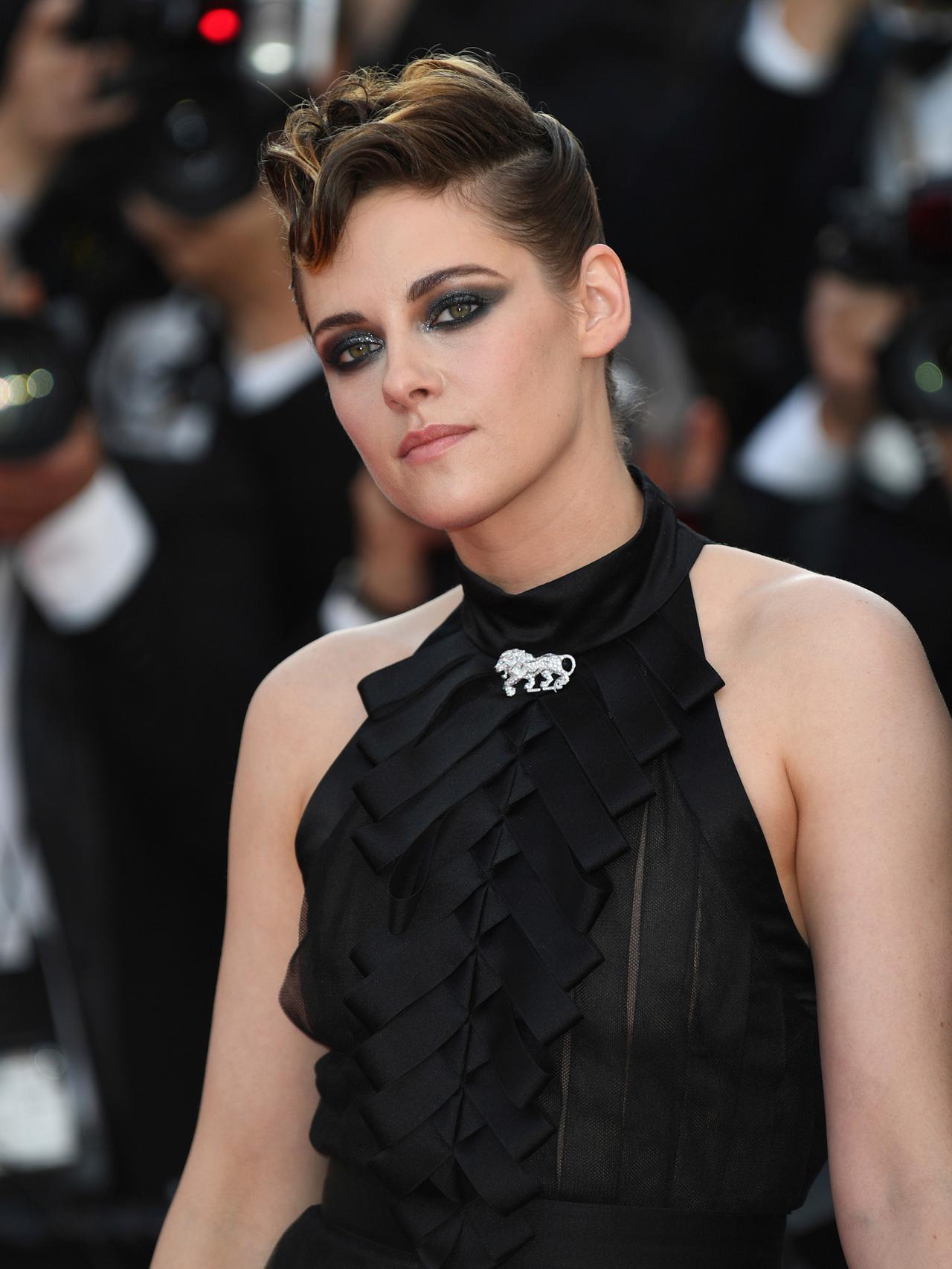 Pernah Pacaran dengan Pria, Kini Kristen Stewart Dikabarkan Nikahi Sesama Jenis
