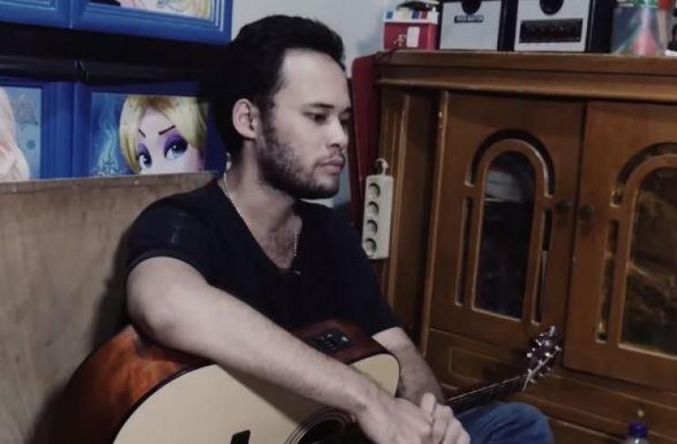 Butuh Biaya untuk Pengobatan Ibunya, Putra Deddy Dores Ini terpaksa Melelang Gitar Ayahnya Mulai Rp24 Juta