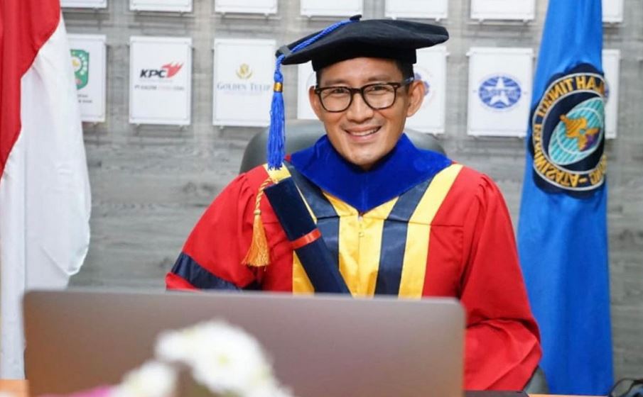 Sandiaga Uno Lagi Bahagia, Resmi Bergelar Doktor dan Anaknya Sudah Sarjana