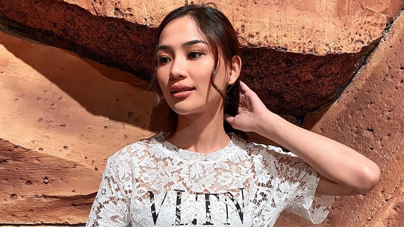 Evelina Witanama, Guru Cantik di Sinetron Ikatan Cinta