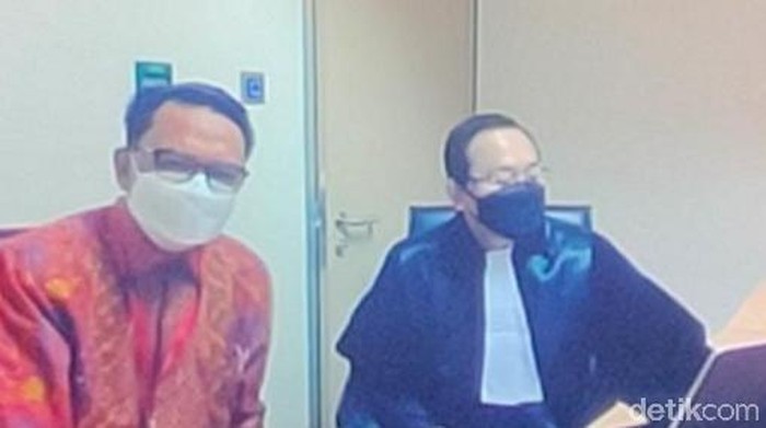 Sidang Perdana, NA Didakwa Terima Gratifikasi dan Suap Rp13 Miliar