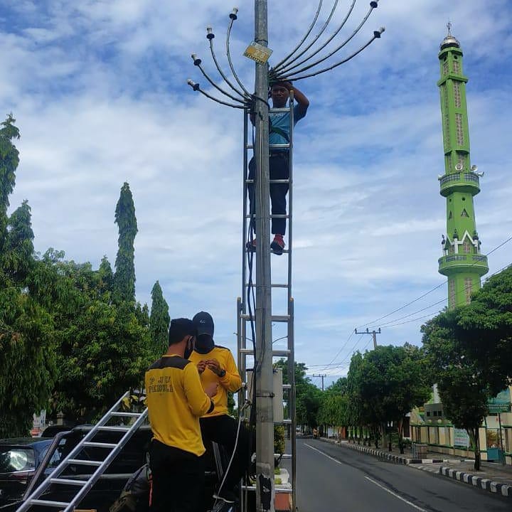 Pemkot Lakukan Peremajaan dan Perbaikan Lampu Jalan, Taufan Pawe: Kami Hadir dalam Setiap Persoalan yang Dihadapi Masyarakat