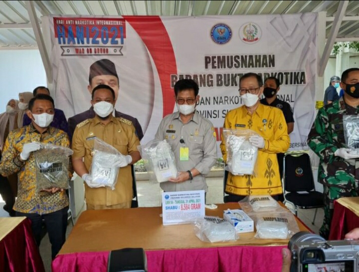 Pertama Kali ke Kantor Gubernur Sejak jadi Mentan, SYL Hadiri Pemusnahan Narkoba dan Ngopi di Kantin