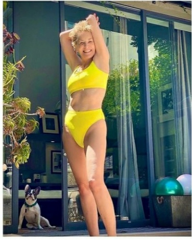 Sudah Berusia 63 Tahun, Sharon Stone Masih Pede Berpose Pakai Bikini