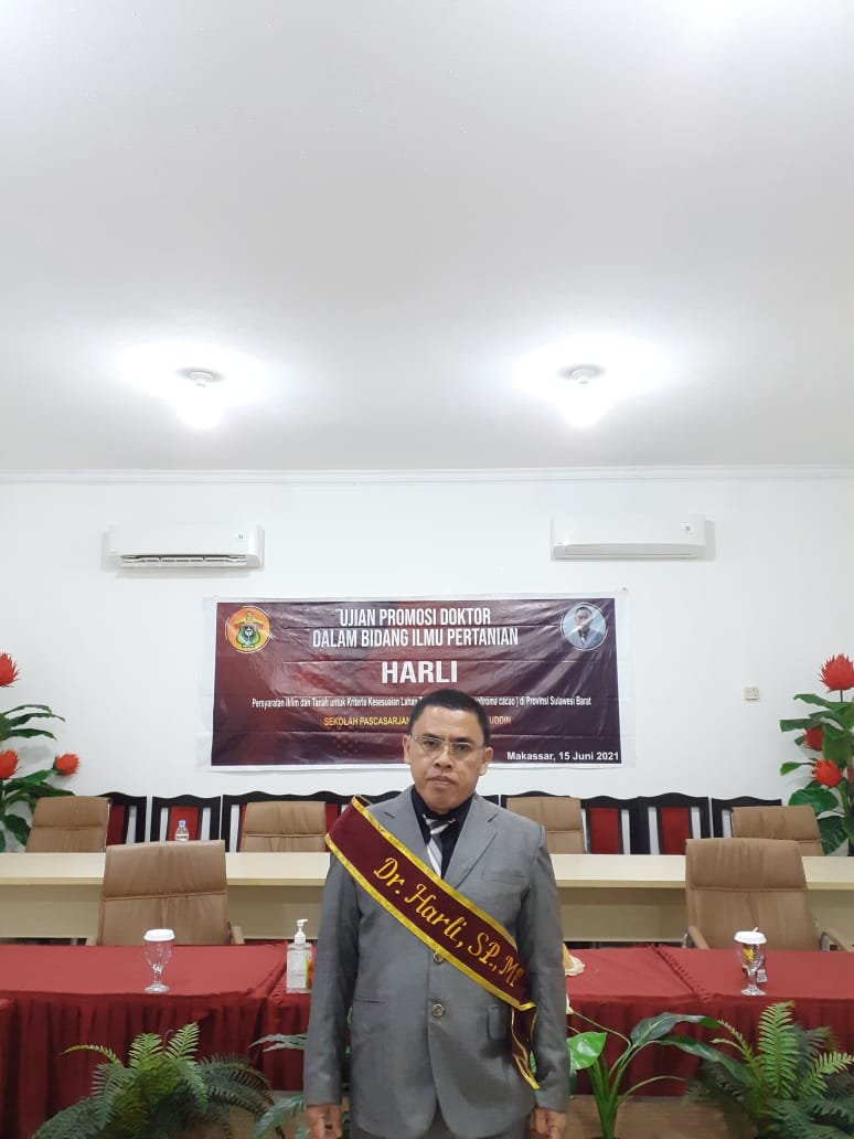 Penelitian Kakao Antarkan Dosen Unasman Raih Gelar Doktor di Unhas