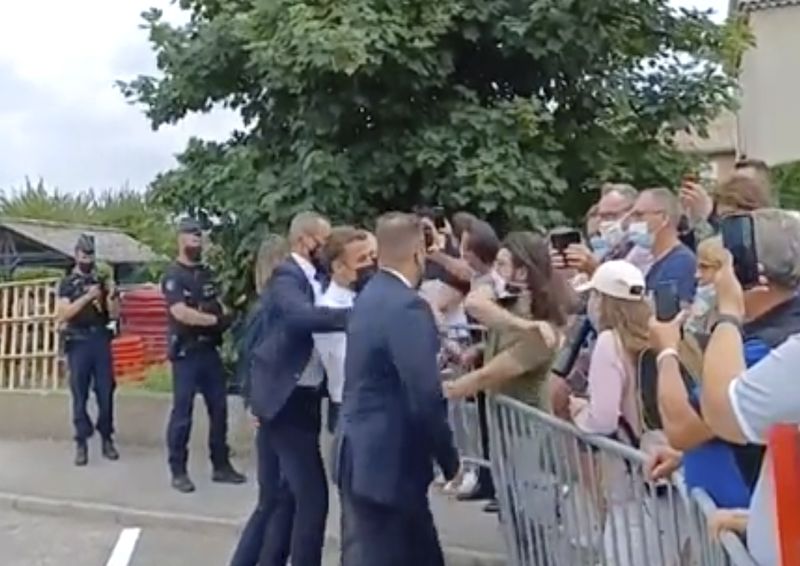 Ditampar Warganya di Depan Umum, Presiden Prancis tak Marah dan Bilang Dirinya Baik-baik Saja