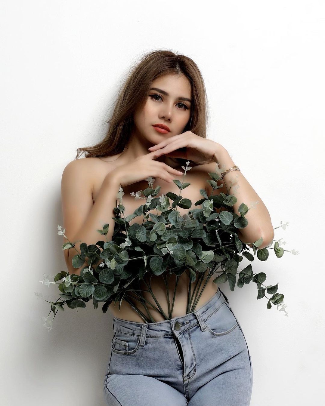 Hanny Golding: Feminim, Tomboy, Seksi, Semua Bisa