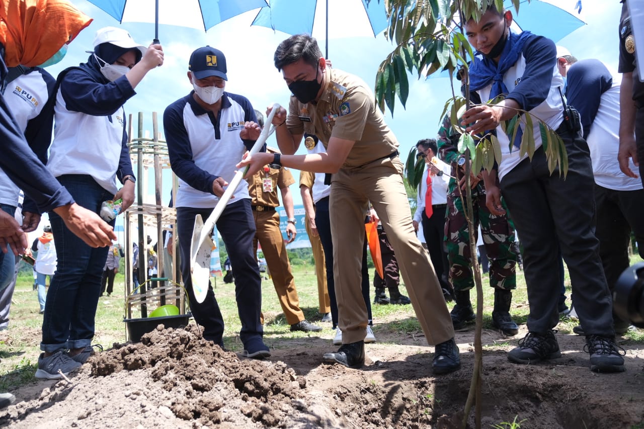 Tanam Pohon di Hari Air se-Dunia, Bupati Gowa Harap Dapat Menjaga Ketersediaan Air