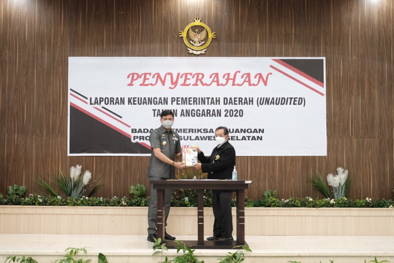 Bupati Gowa Serahkan LKPD Tahun Anggaran 2020 ke BPK Perwakilan Sulsel