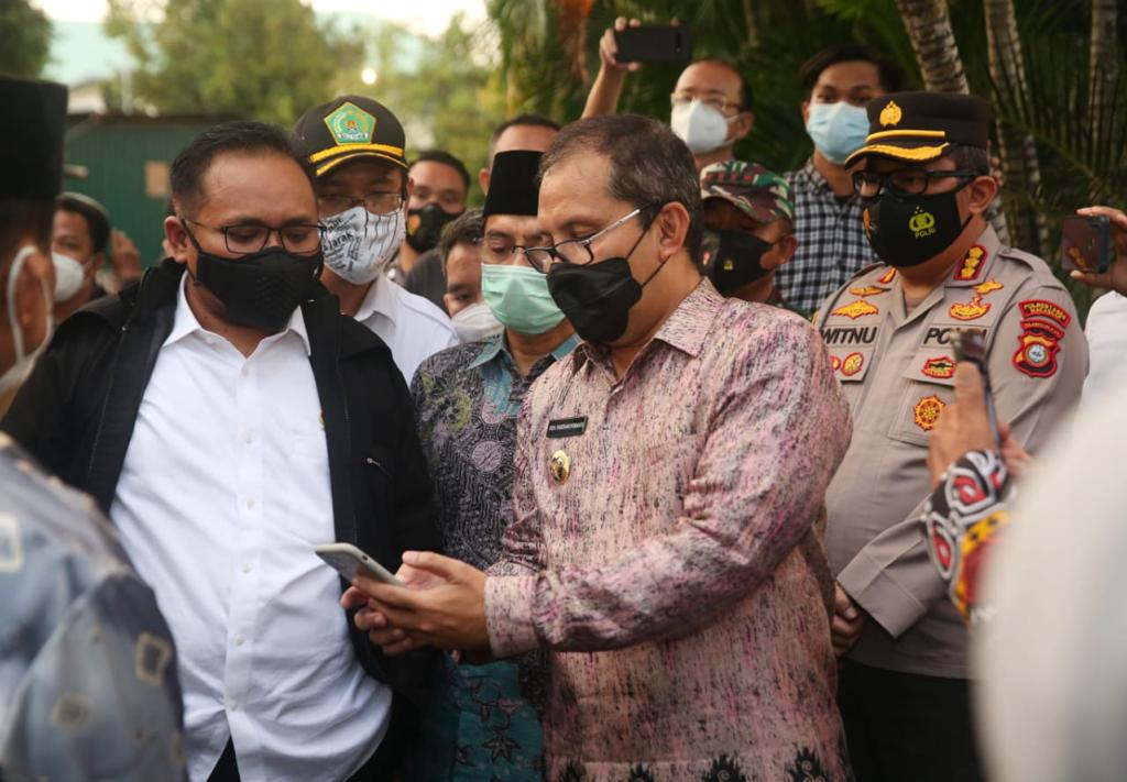 Wali Kota Makassar Dampingi Menteri Agama Tinjau Lokasi Bom Bunuh Diri 