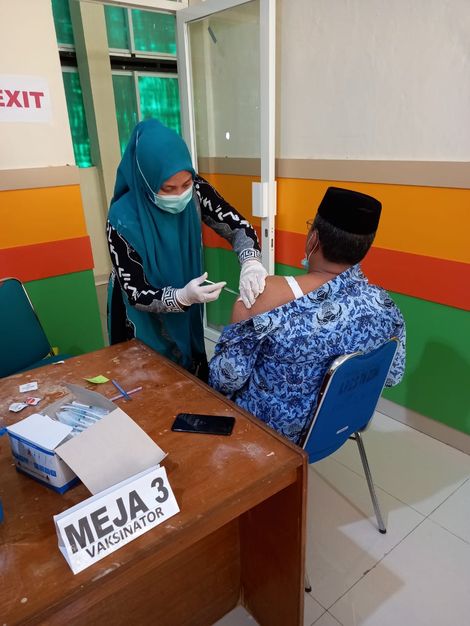 Kepala Bappeda Parepare Pimpin Staf Lakukan Vaksinasi Covid-19 di RSUD Andi Makkasau