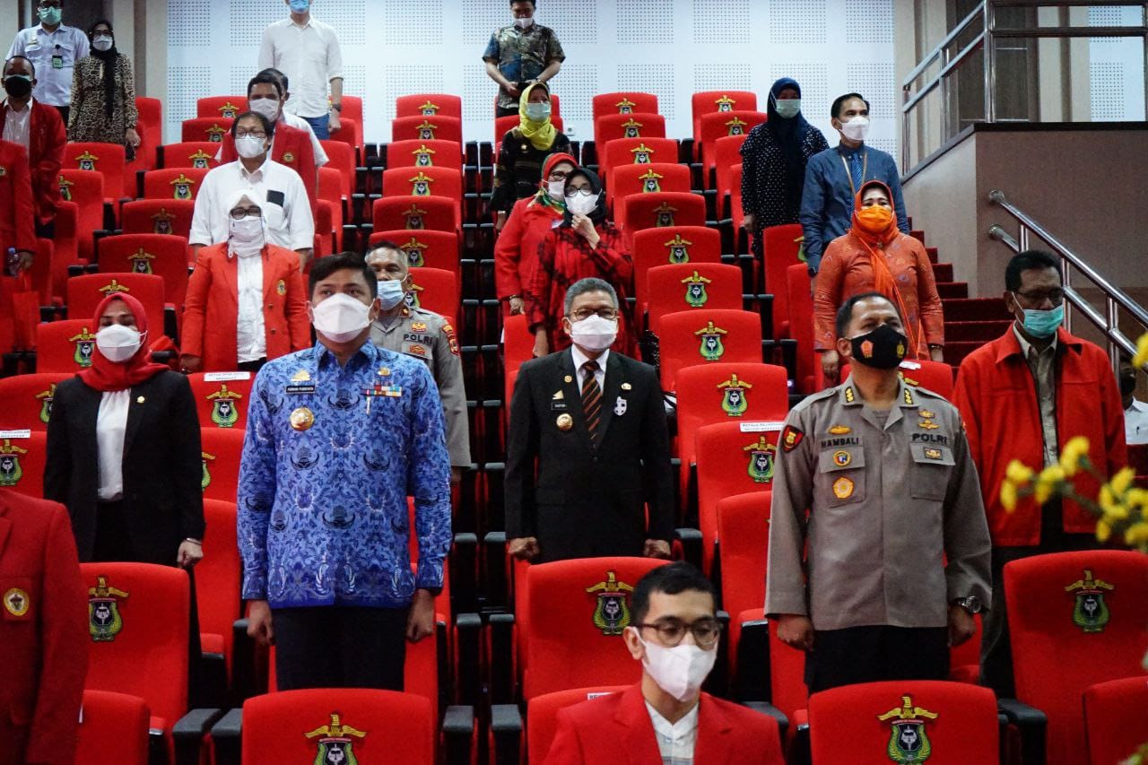 Hadiri Dies Natalis FH Unhas, Taufan Pawe Puji Orasi Ilmiah SYL