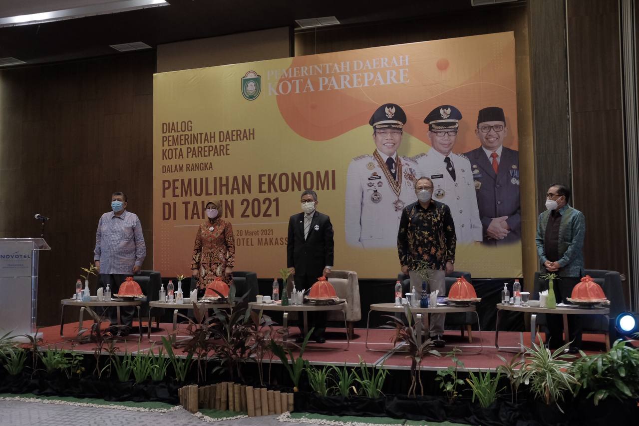 Dialog Pemulihan Ekonomi, Ini Penilaian Dua Guru Besar Unhas tentang Wali Kota Parepare