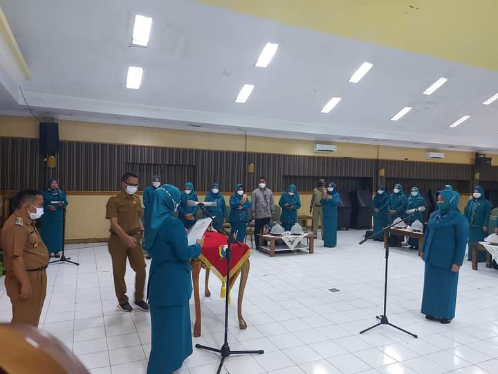 Andi Ruskati Lantik Ketua TP PKK Majene, Minta Bekerja Maksimal Memanfaatkan Waktu yang Tersisa