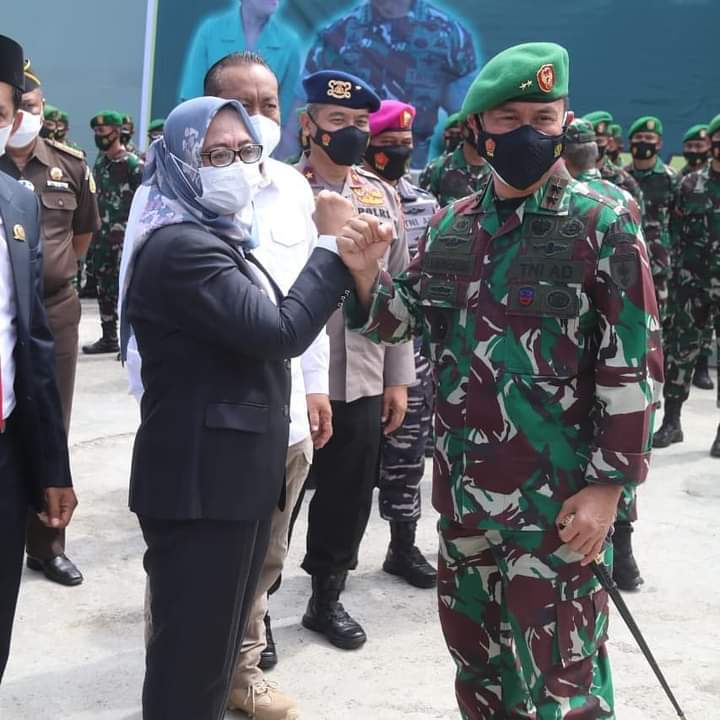 Pelepasan Satgas Bencana TNI-AD, Wagub: Berkat Bantuan TNI-AD Penanganan Pasca Genpa dapat Teratasi dengan Baik