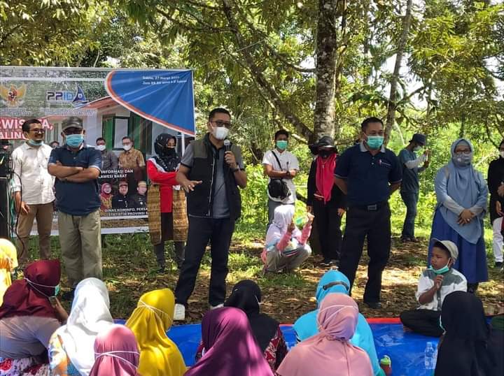 Dinas Kominfopers Sulbar Sosialisasi KIP Sekaligus Pendampingan Trauma Healing bagi Warga Botteng