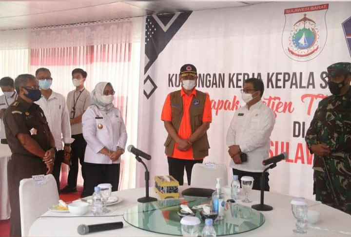 Wagub dan Sekprov Sulbar Sambut Ketua Satgas Covid-19 di Marasa Corner