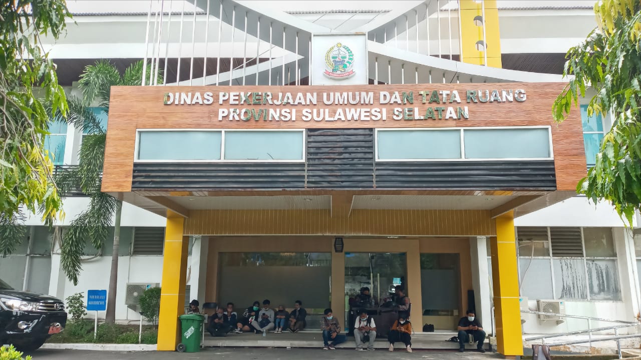 Kantor Dinas PUTR Sulsel Digeledah KPK, Pegawai Dilarang Masuk Sampai Batas Waktu yang Belum Ditentukan