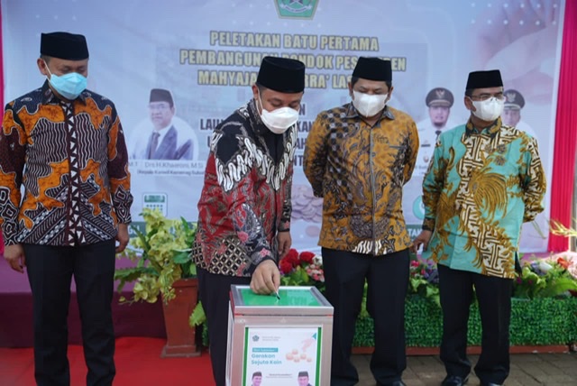 Hadiri Gerakan Sejuta Koin Wakaf Pendidikan di Takalar, Plt Gubernur Sebut Pesantren Pencegahan Dini Radikalisme