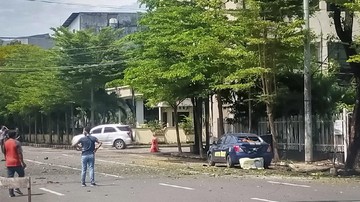 Bom di Gereja Katedral Makassar, Terduga Pelaku Dua Orang Berboncengan Motor