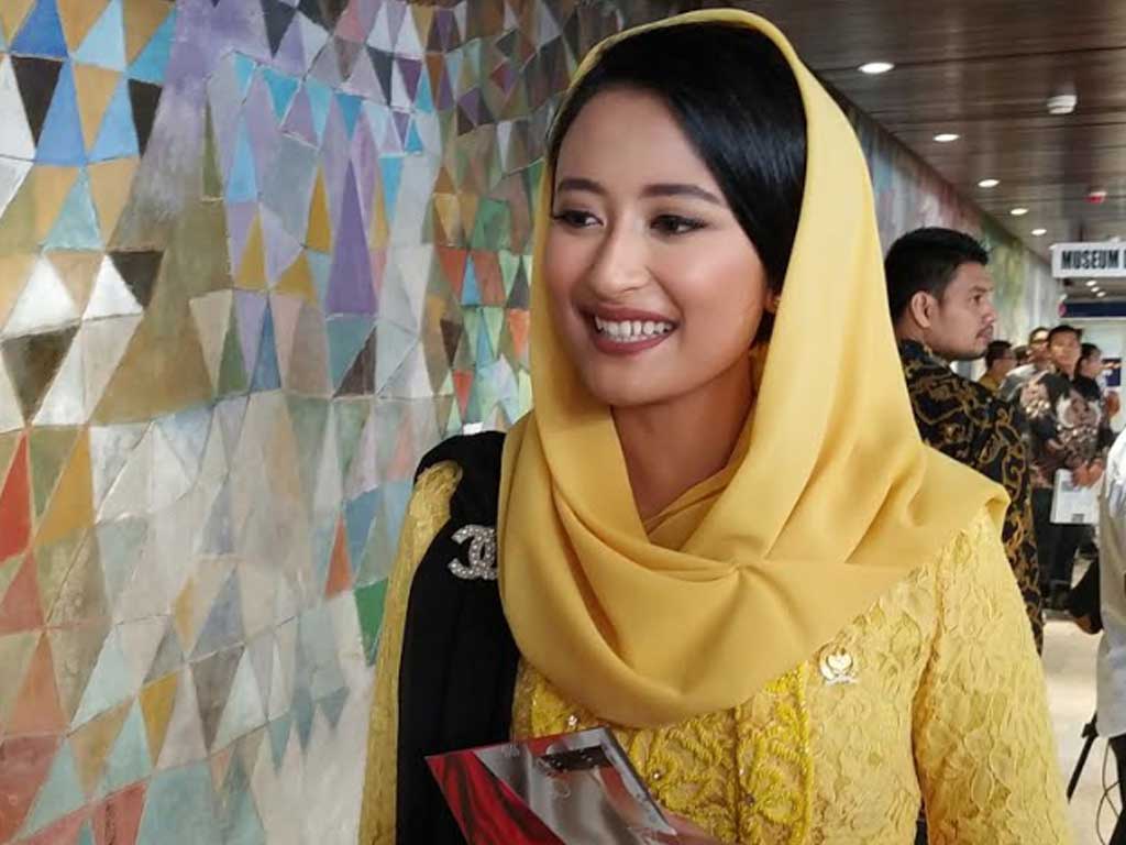 Anggota DPR Cantik dari Fraksi Golkar Dyah Roro Esti Usul Komisi VII Dibubarkan